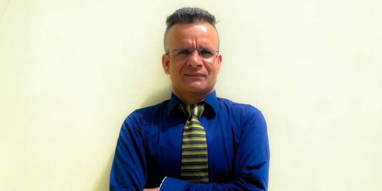 Creating Unique and Custom Content – Helpful For Detailed Information – Dinesh Lakhwani, Founder of TechCommuters